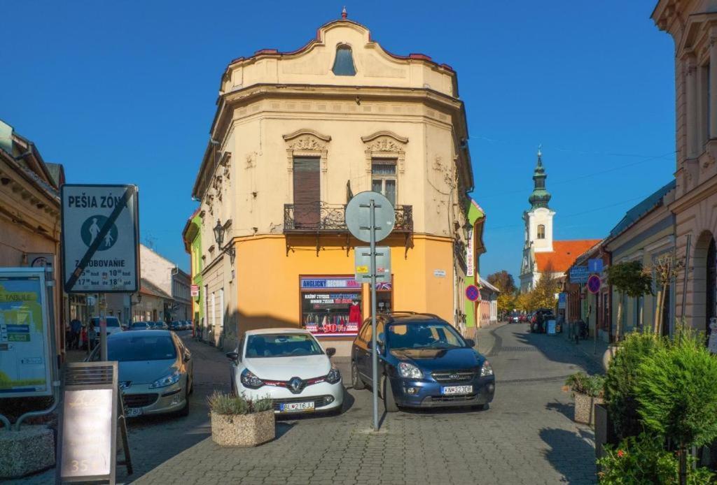 Apartmán Zara Komárno Exteriér fotografie